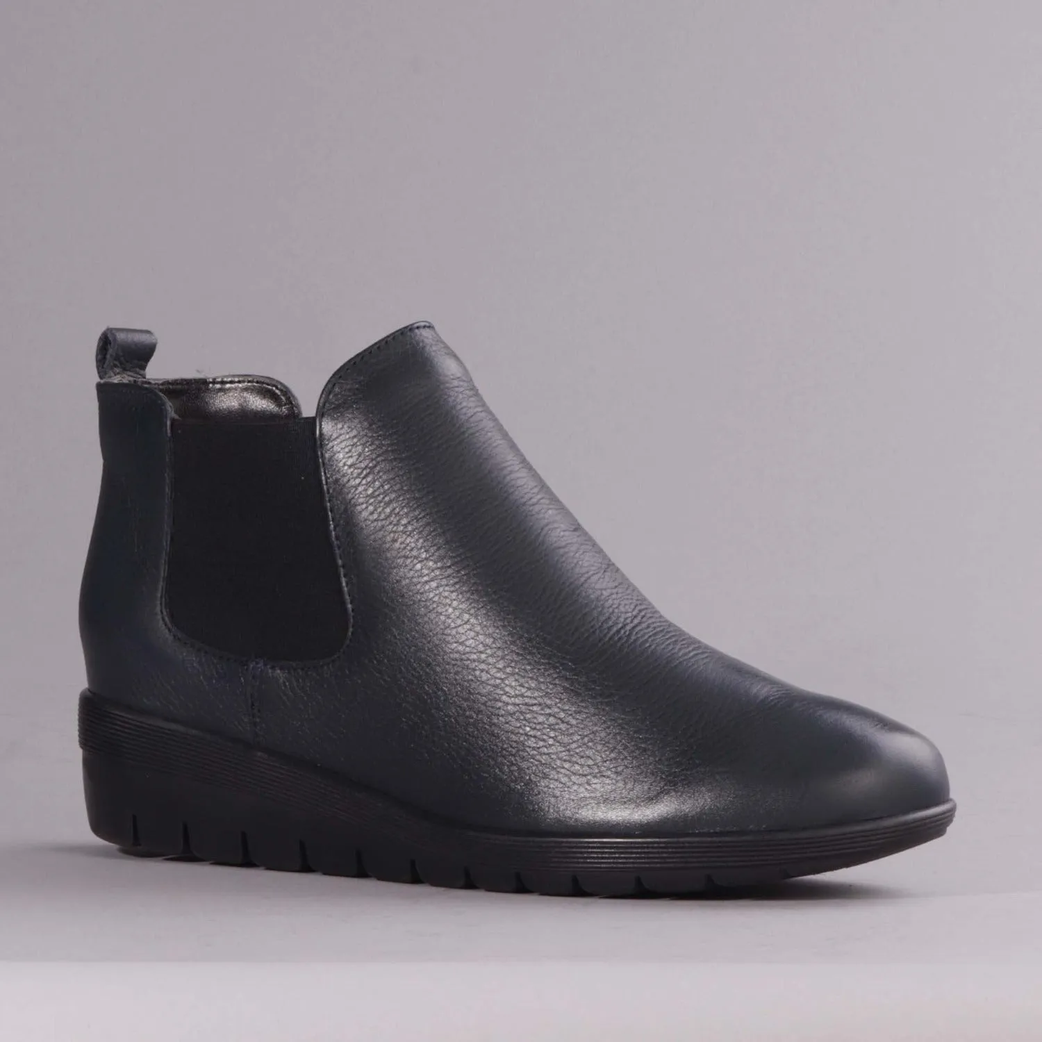 Chelsea Ankle Boot in Navy - 12452