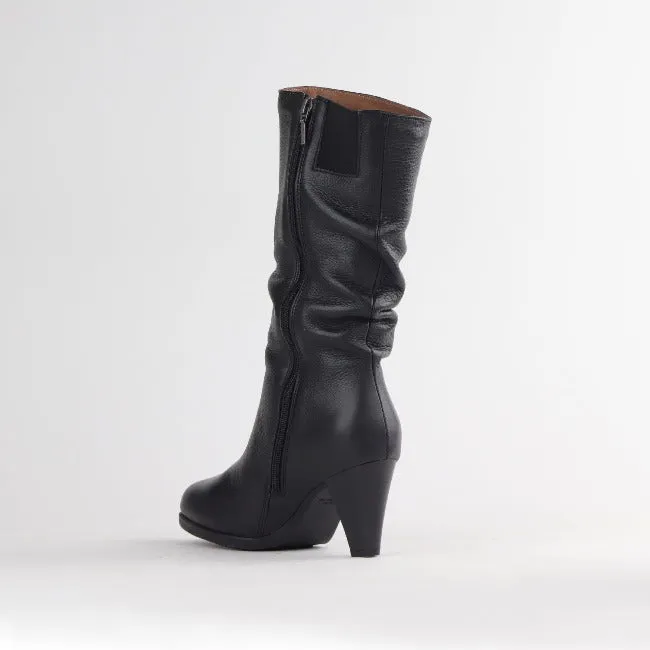 Mid-Calf Boots in Black - 11345